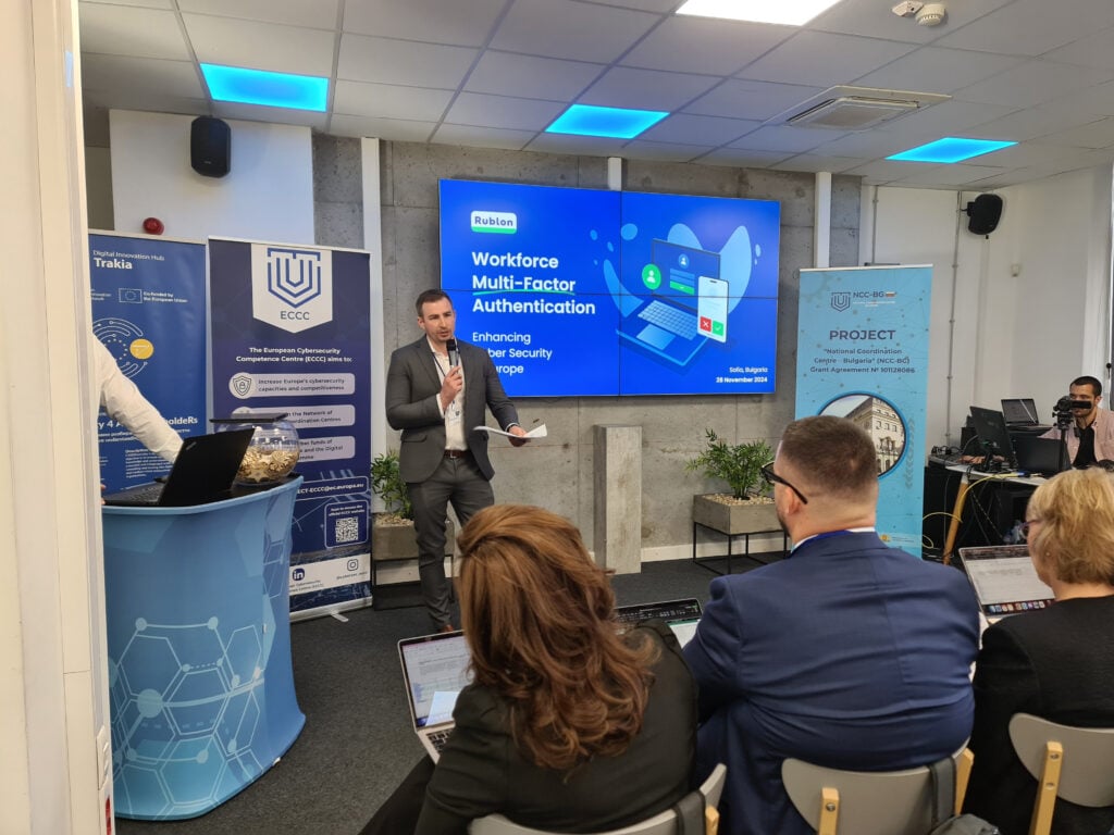Andrzej Wieser prezentuje platformę Rublon MFA na wydarzeniu Access-2-Market w Bułgarii (zdjęcie: EDIH Trakia)