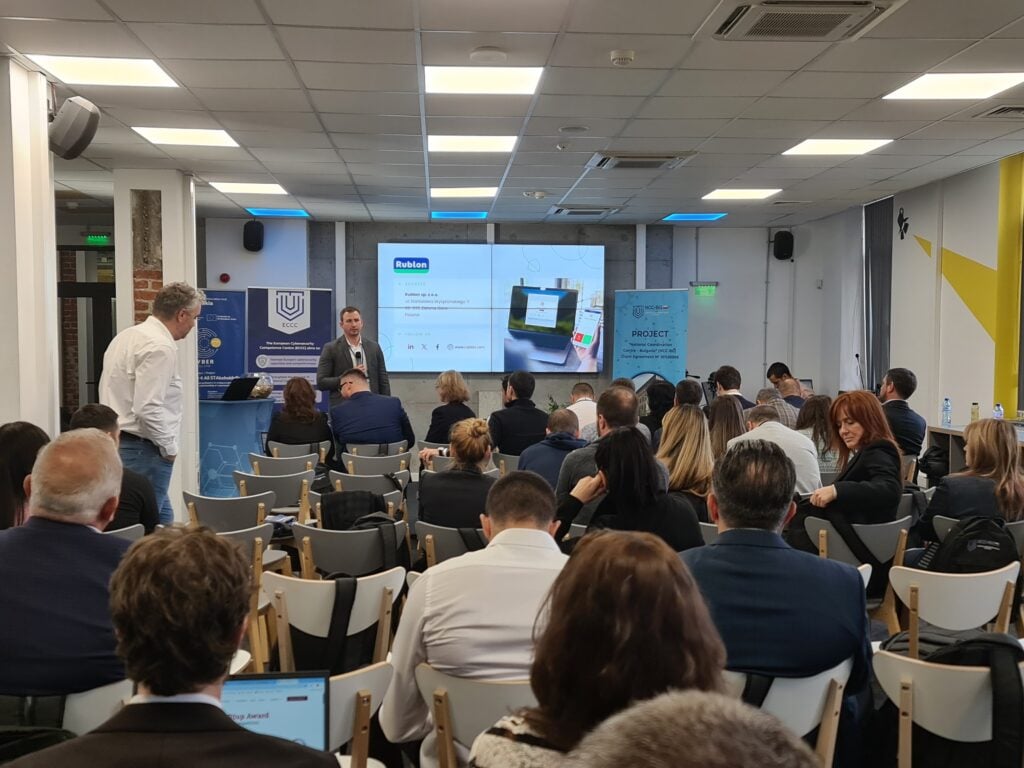 Andrzej Wieser zaprezentował platformę Rublon MFA 28 listopada 2024 r. w Sofia Tech Park w Bułgarii (zdjęcie: EDIH Trakia)