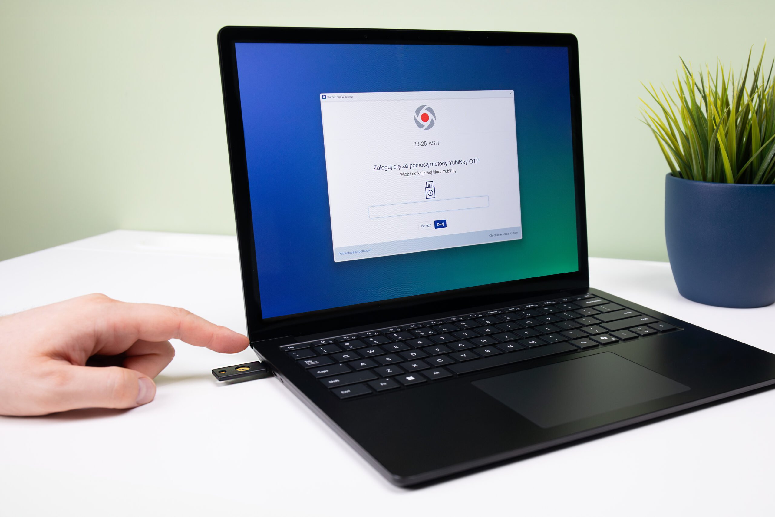 Metoda uwierzytelniania Klucz bezpieczeństwa YubiKey OTP w platformie Rublon MFA